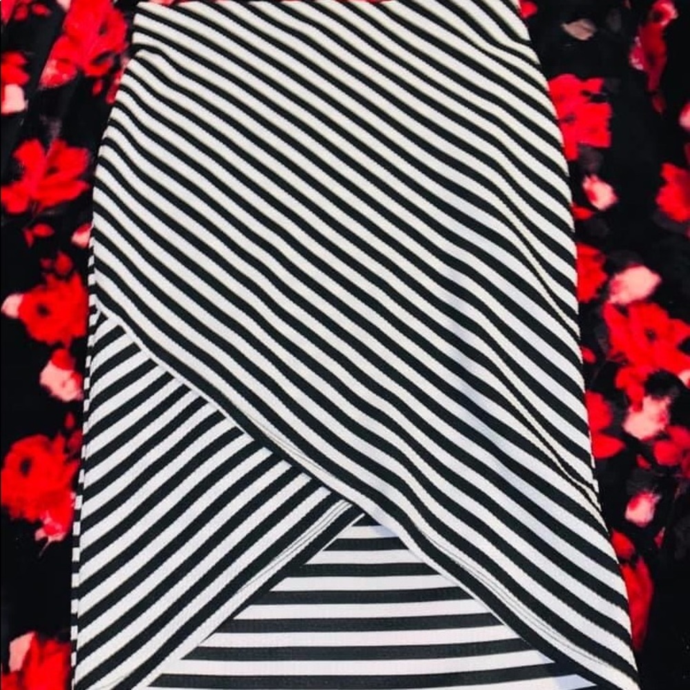 Wmns Stripe skirt 🖤🤍